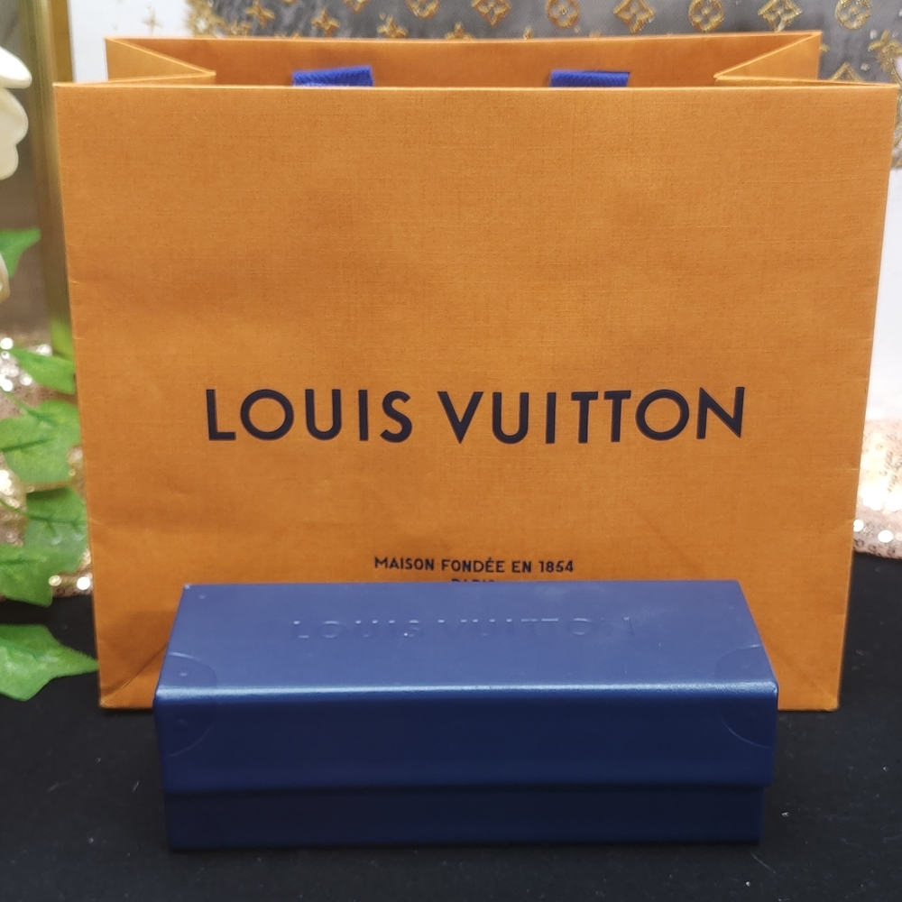 Authentic Louis Vuitton Clockwise Sunglasses Z1020W W/ Dust Bag, Box And Bag - Picture 14 of 16